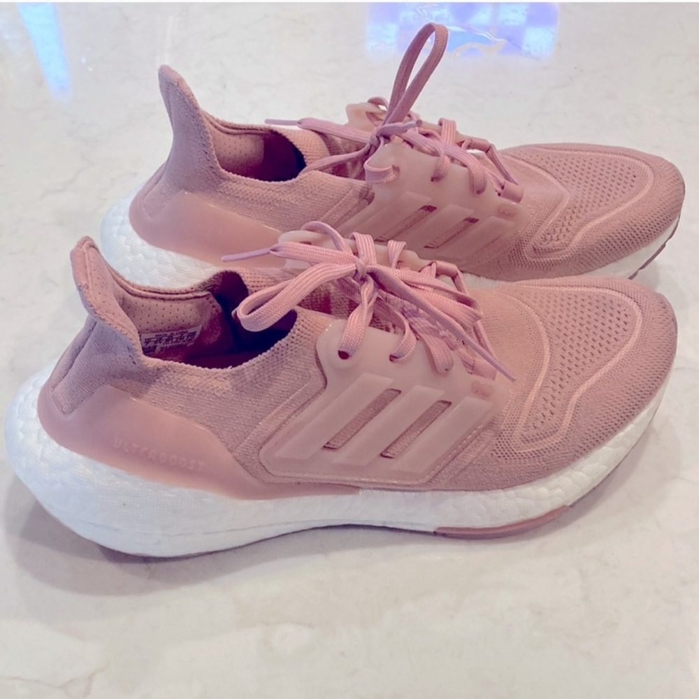 Adidas Women's Soft Pink Athletic Shoes